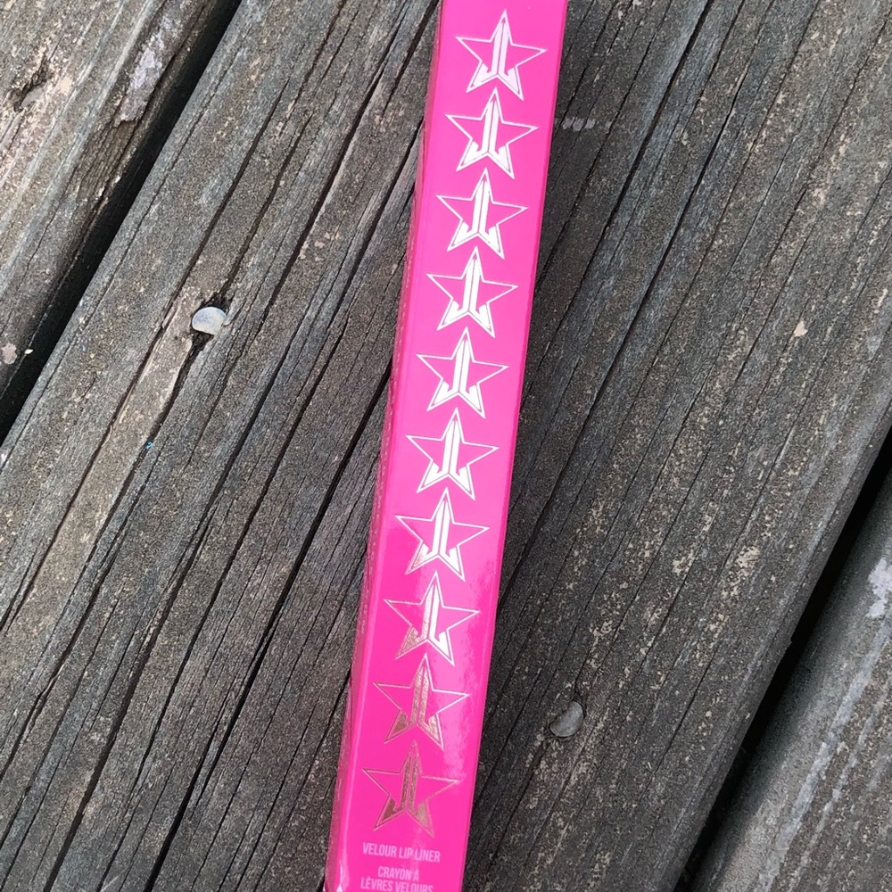 Jeffree Star Velour Lip Liner